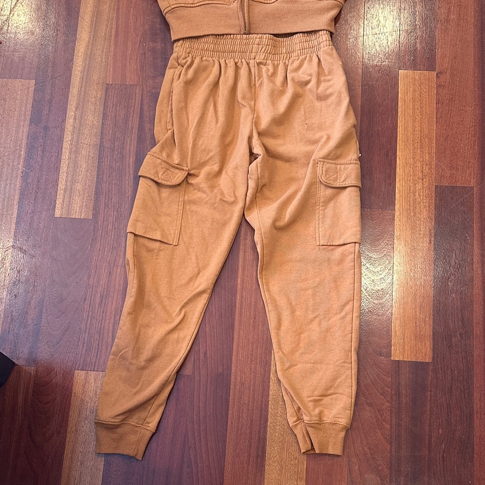 Hooded Tracksuit - Picture 3 of 4
